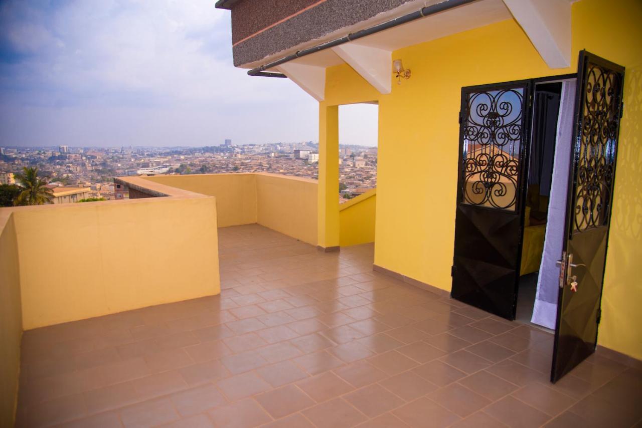 La Concorde: Cozy 2-Bedroom Apartment in Nkomkana Quarter Yaounde Exterior photo