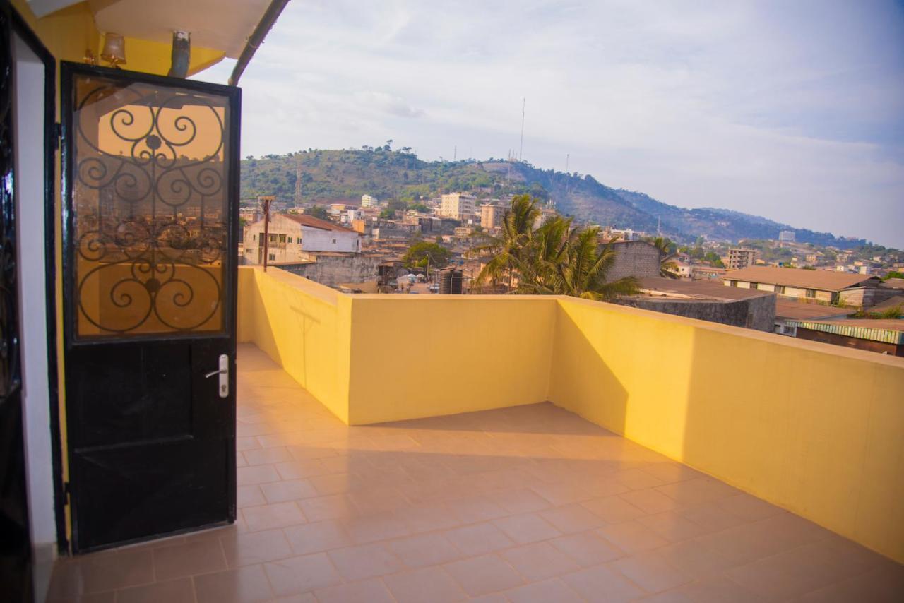 La Concorde: Cozy 2-Bedroom Apartment in Nkomkana Quarter Yaounde Exterior photo