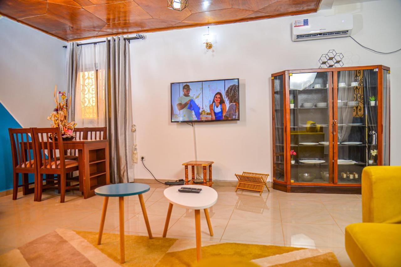 La Concorde: Cozy 2-Bedroom Apartment in Nkomkana Quarter Yaounde Exterior photo
