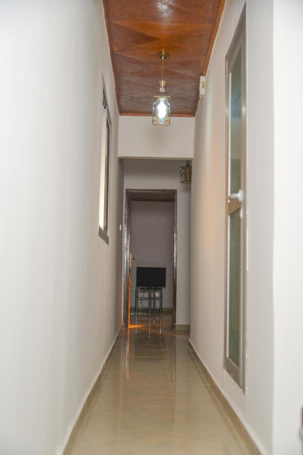 La Concorde: Cozy 2-Bedroom Apartment in Nkomkana Quarter Yaounde Exterior photo