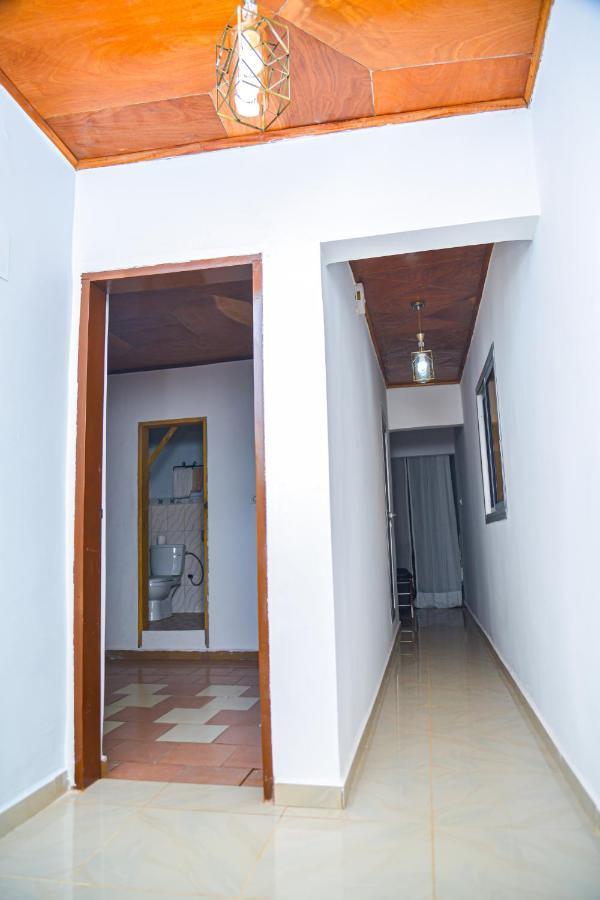 La Concorde: Cozy 2-Bedroom Apartment in Nkomkana Quarter Yaounde Exterior photo
