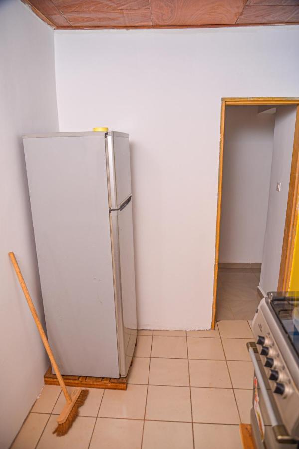 La Concorde: Cozy 2-Bedroom Apartment in Nkomkana Quarter Yaounde Exterior photo